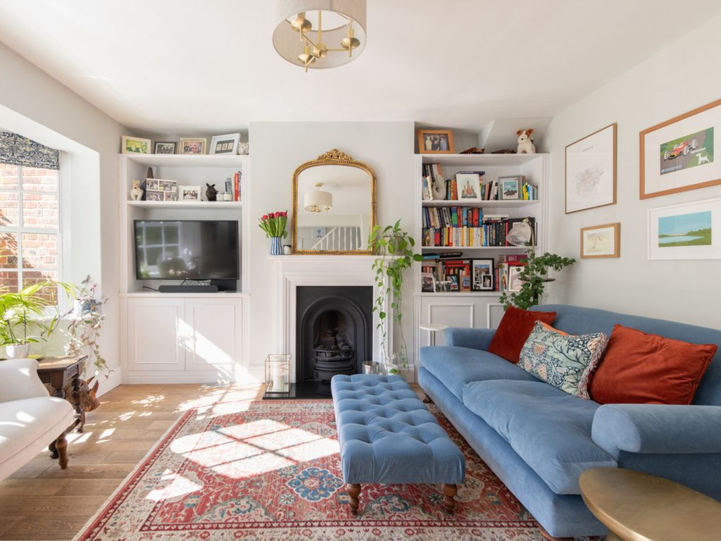 Property photo 2 of 13