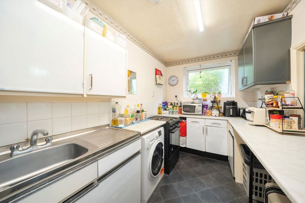 Property photo 3 of 5