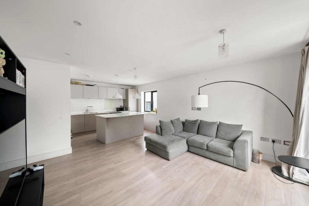 Property photo 1 of 15