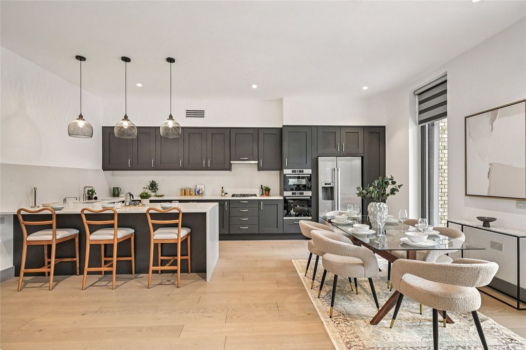 Property photo 3 of 14 Kitchen