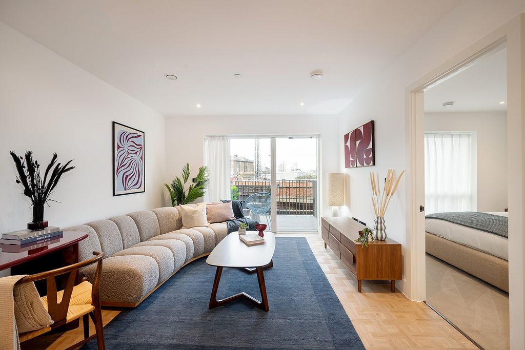 Property photo 1 of 12