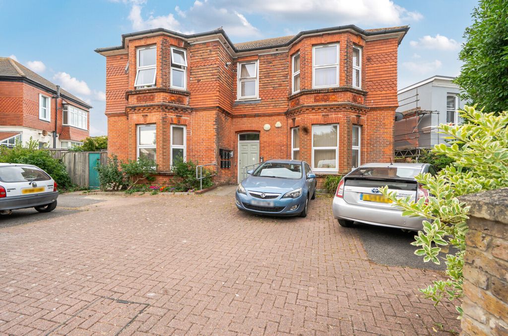 Property photo 1 of 8 External