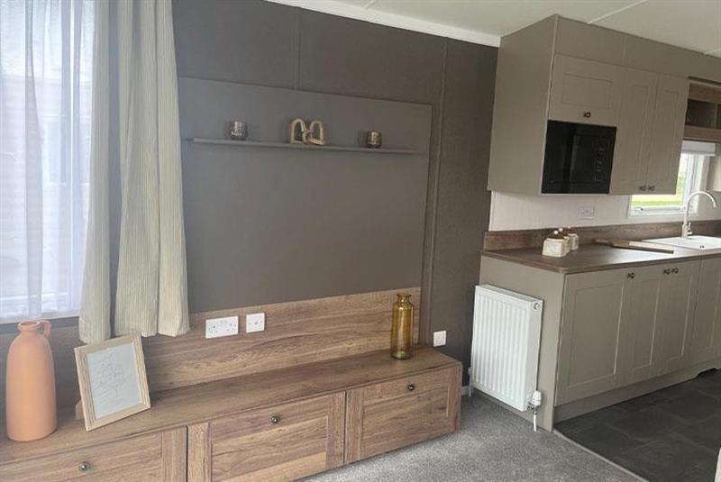 Property photo 2 of 9 007950 1 20260330 23.Jpeg