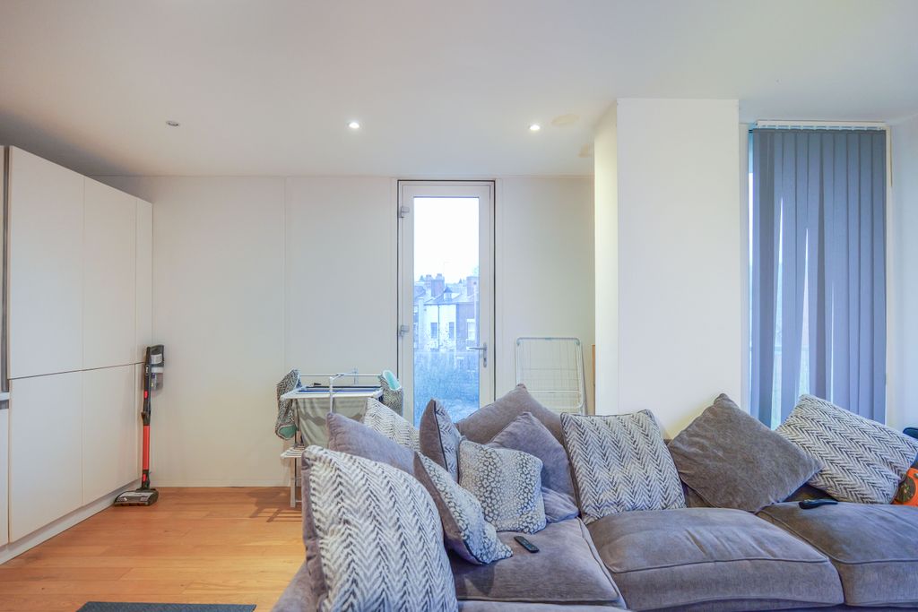 Property photo 3 of 21