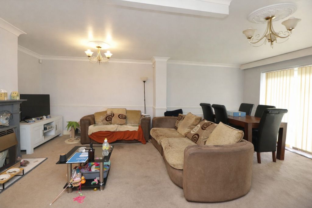 Property photo 3 of 21