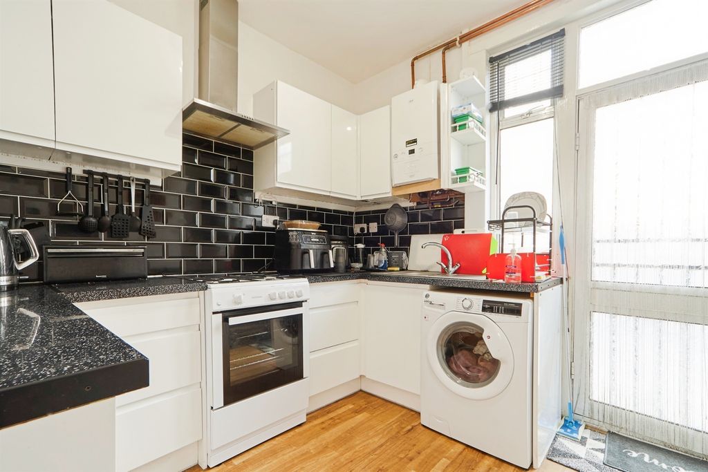 Property photo 3 of 17