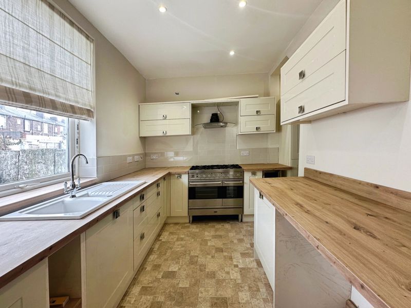 Property photo 3 of 4 Kitchen