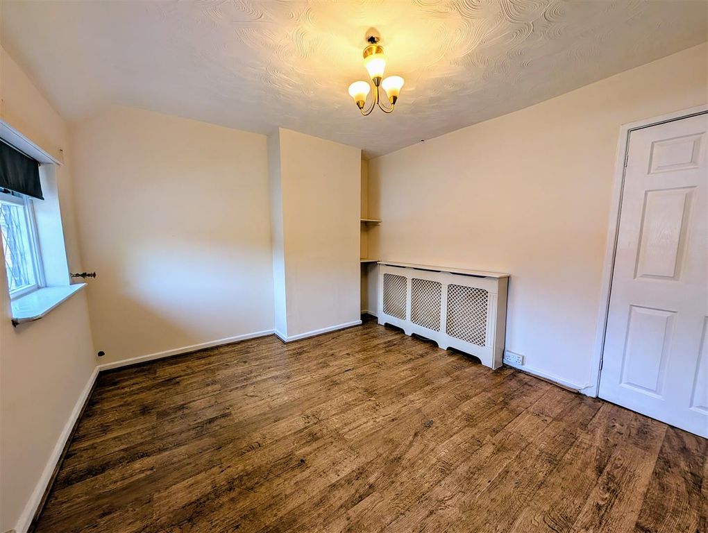 Property photo 3 of 17 Bedroom 1 1.Jpg