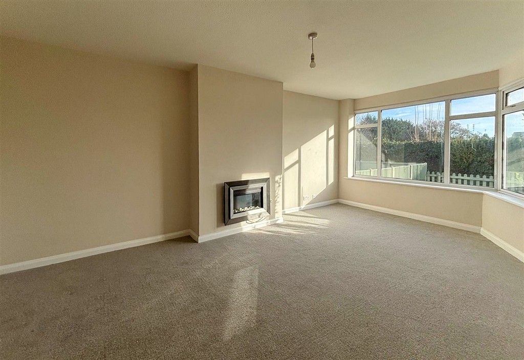 Property photo 2 of 11 Lounge/Diner