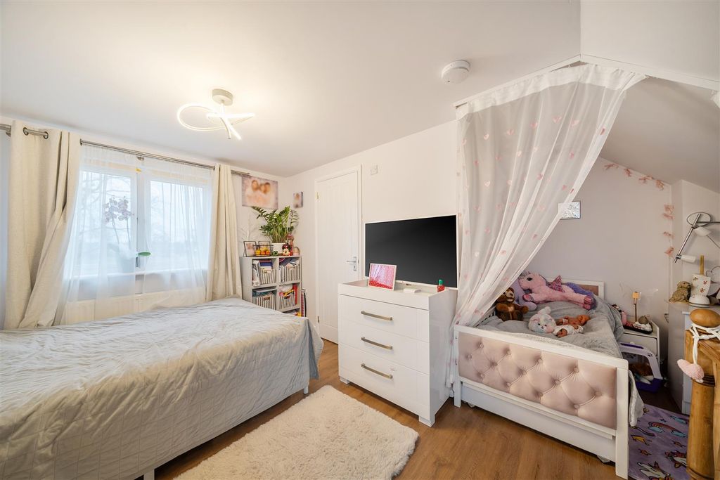 Additional image 12 of 4 bed end terrace house for saleSouthcote Avenue, Feltham TW13