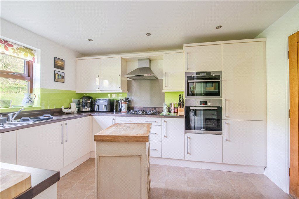 Property photo 3 of 34 Kitchen