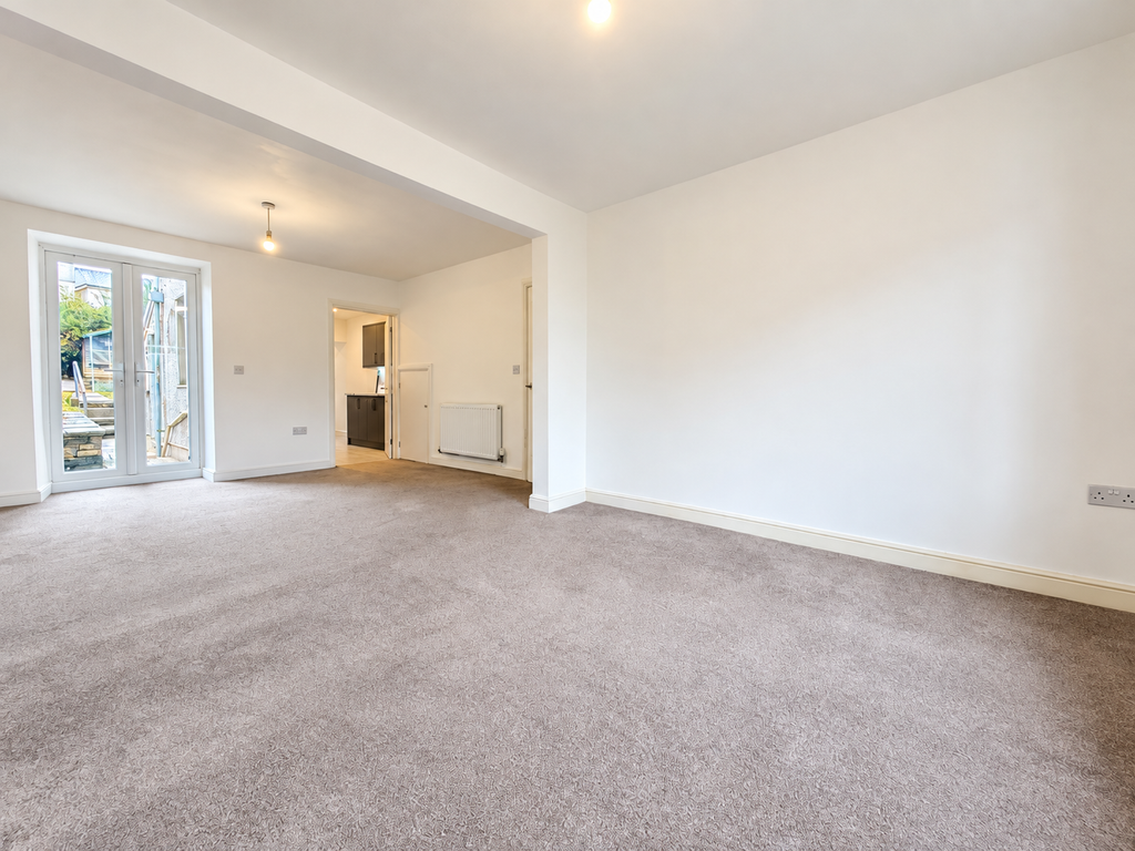 Property photo 3 of 18 7Ffa977E-D904-48Bb-B3Bc-8B1A40E812A2