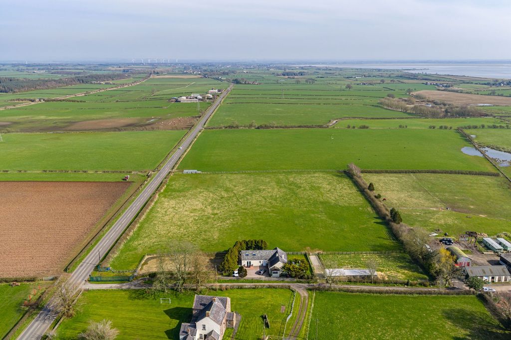 Property photo 2 of 36