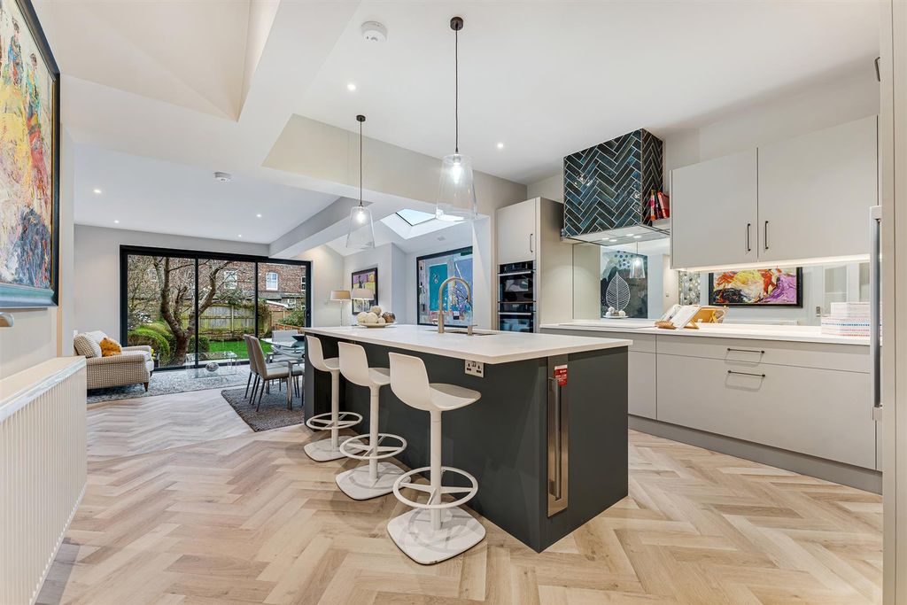 Property photo 3 of 47 Image 3