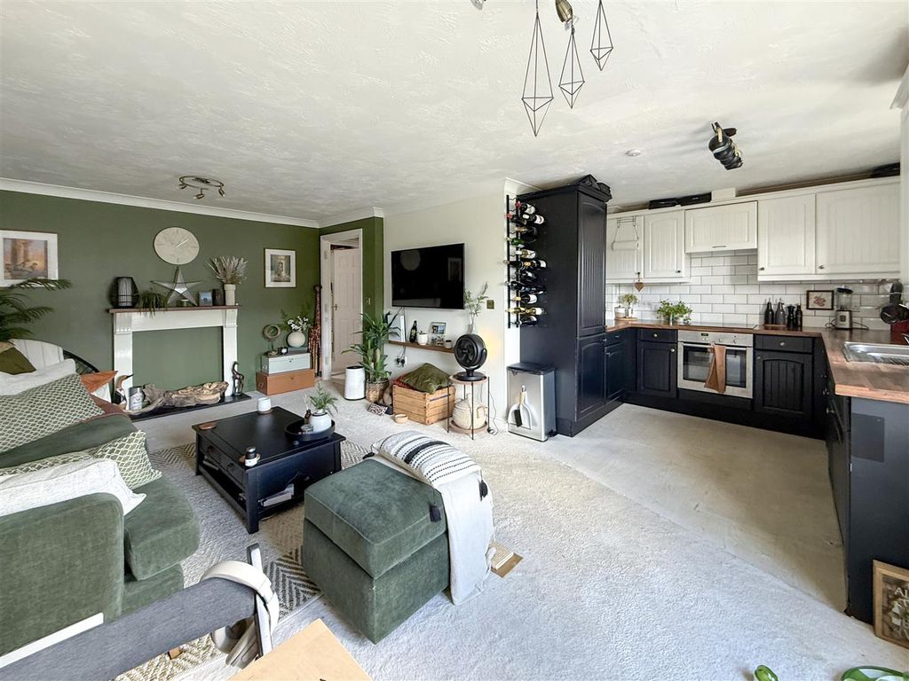 Property photo 2 of 14