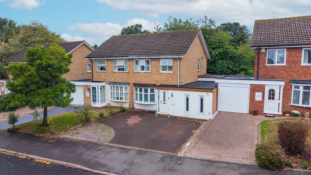 Property photo 3 of 28 4964956