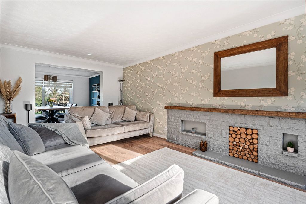 Property photo 2 of 20 Picture No. 24