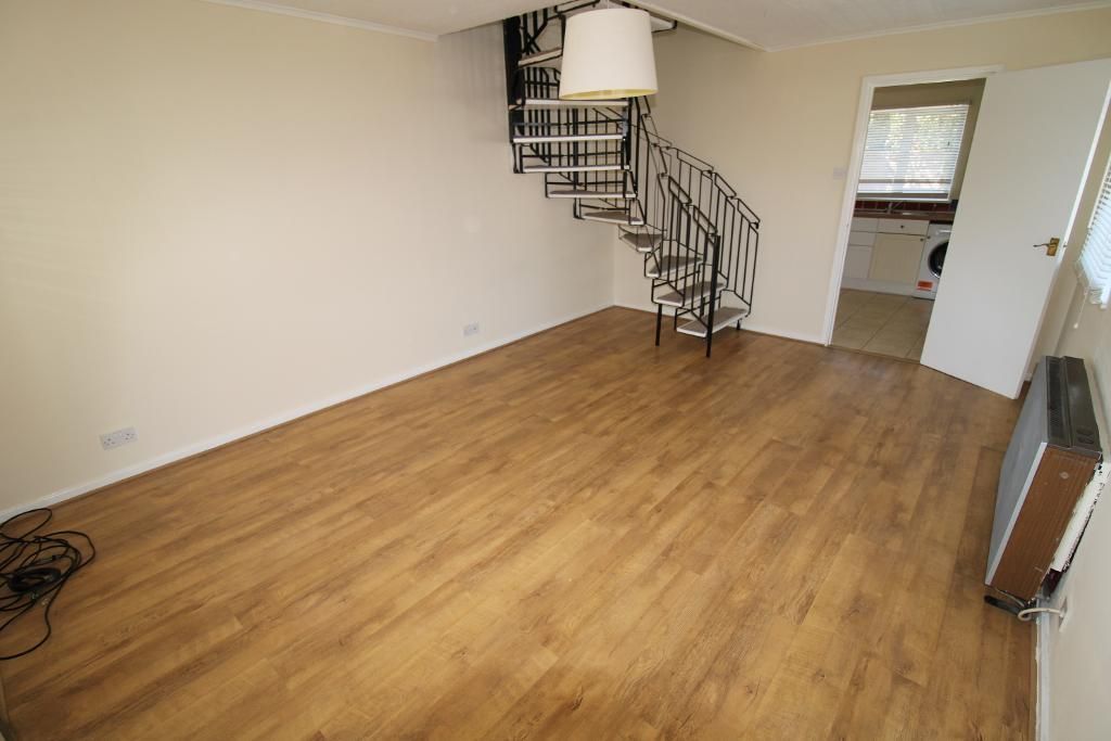 Property photo 2 of 8 Lounge