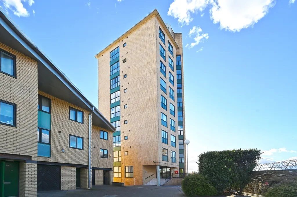 Property photo 2 of 19