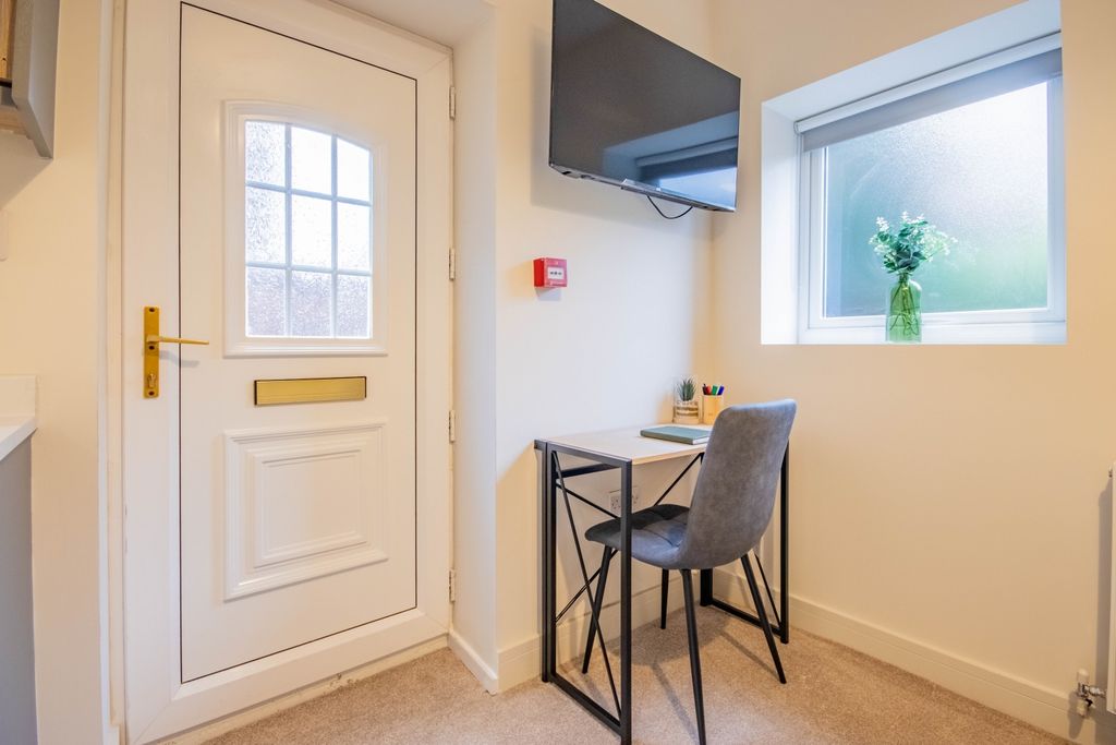 Property photo 2 of 13 E-3