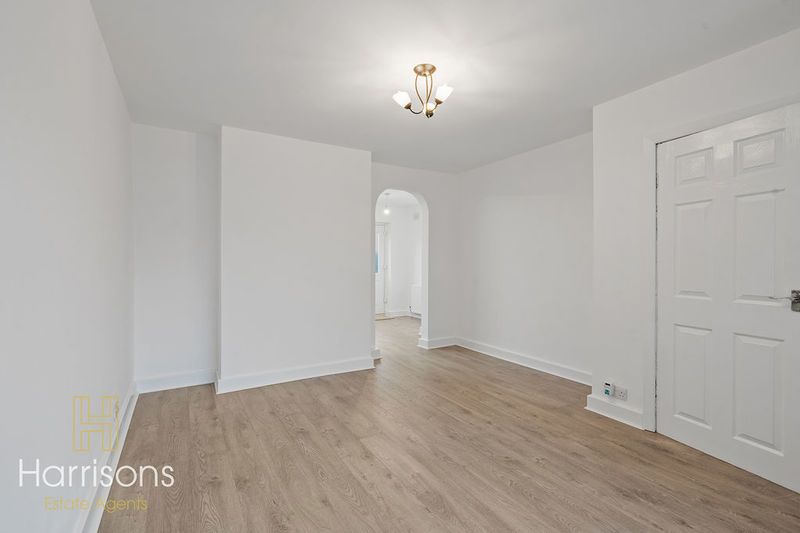 Property photo 3 of 13 Photo 16