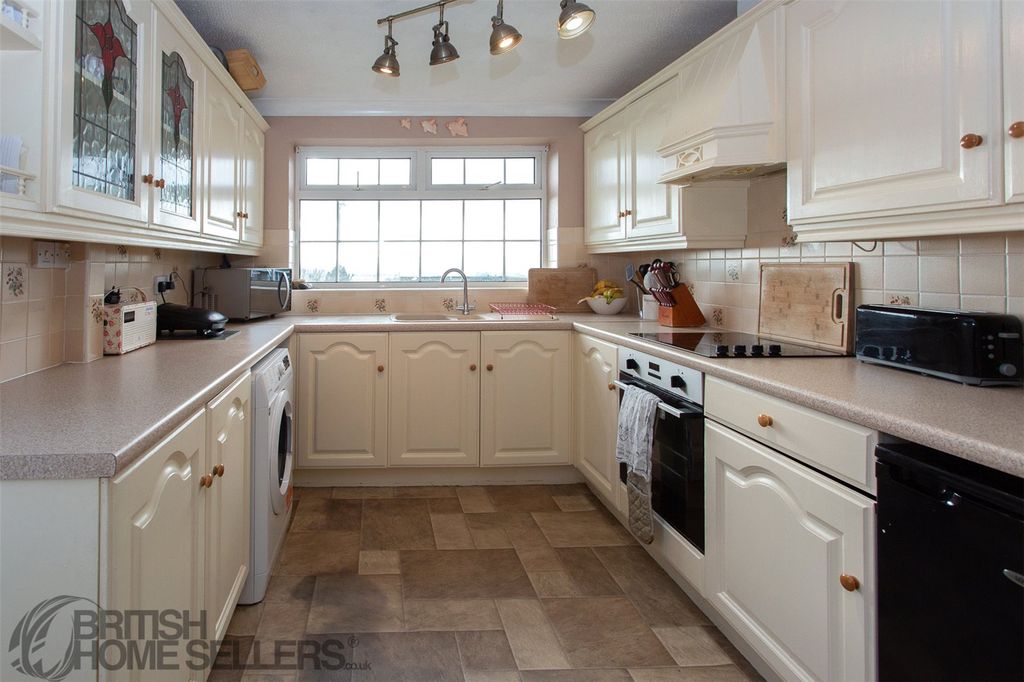 Property photo 2 of 12 Picture No. 09