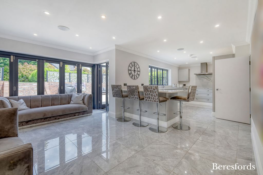 Property photo 2 of 29 Picture No. 58