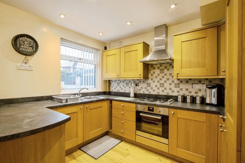 Property photo 2 of 13