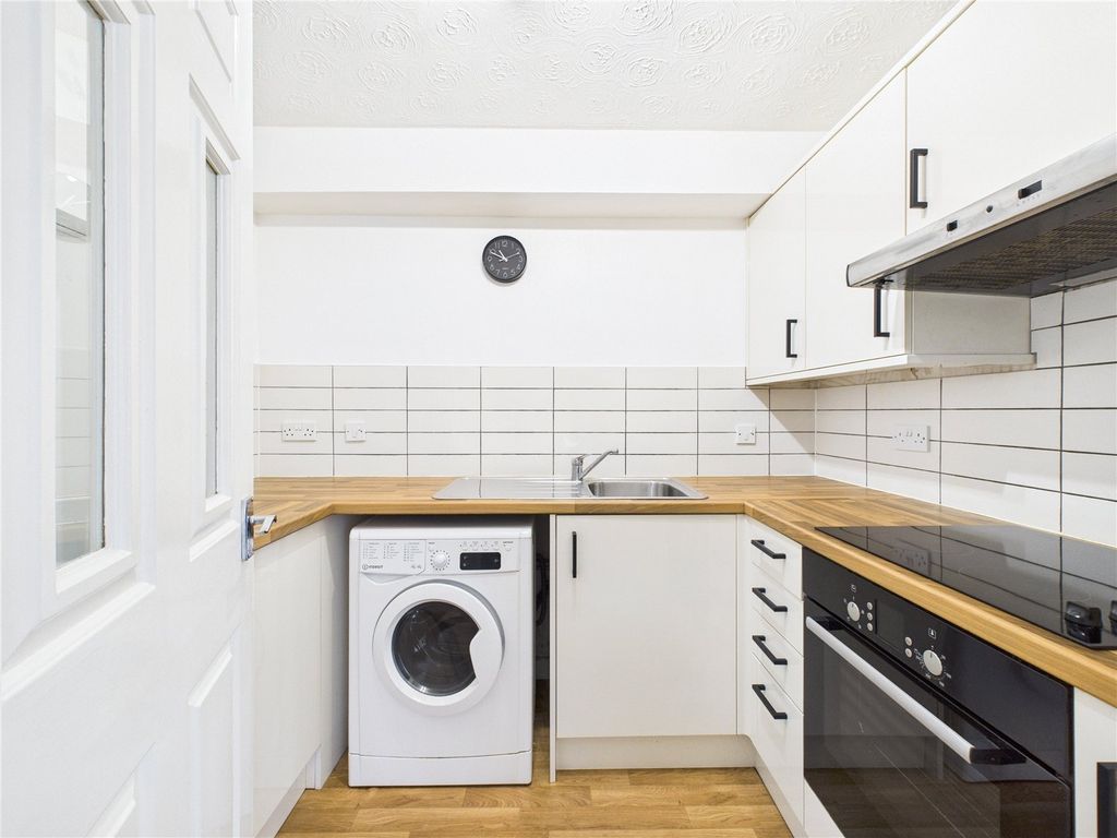 Property photo 2 of 15 Picture No. 13