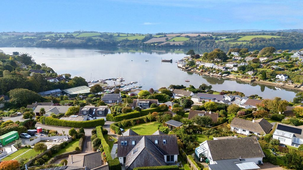 Property photo 3 of 18