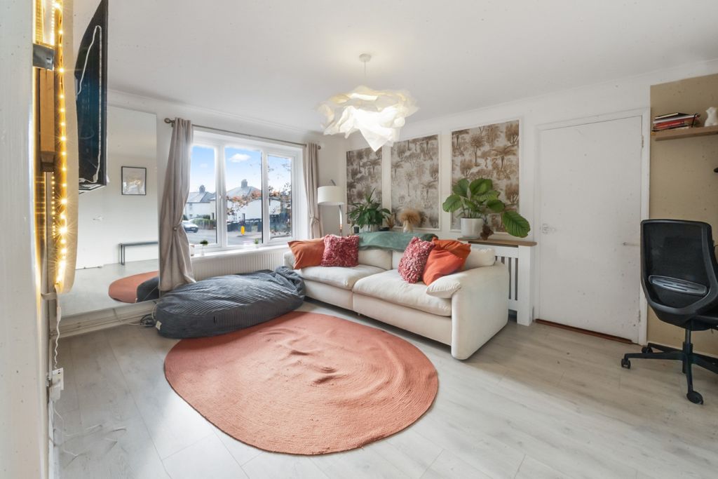 Property photo 3 of 9 4609335