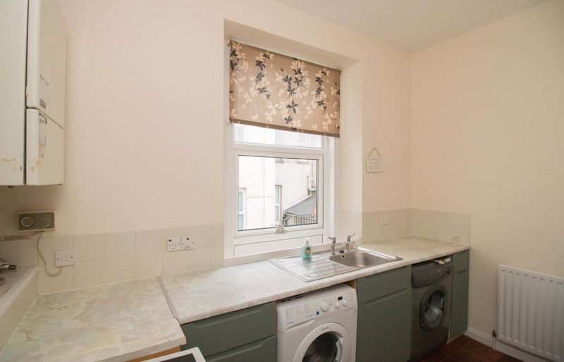 Property photo 3 of 14 Flat 2, 24 Castle Street