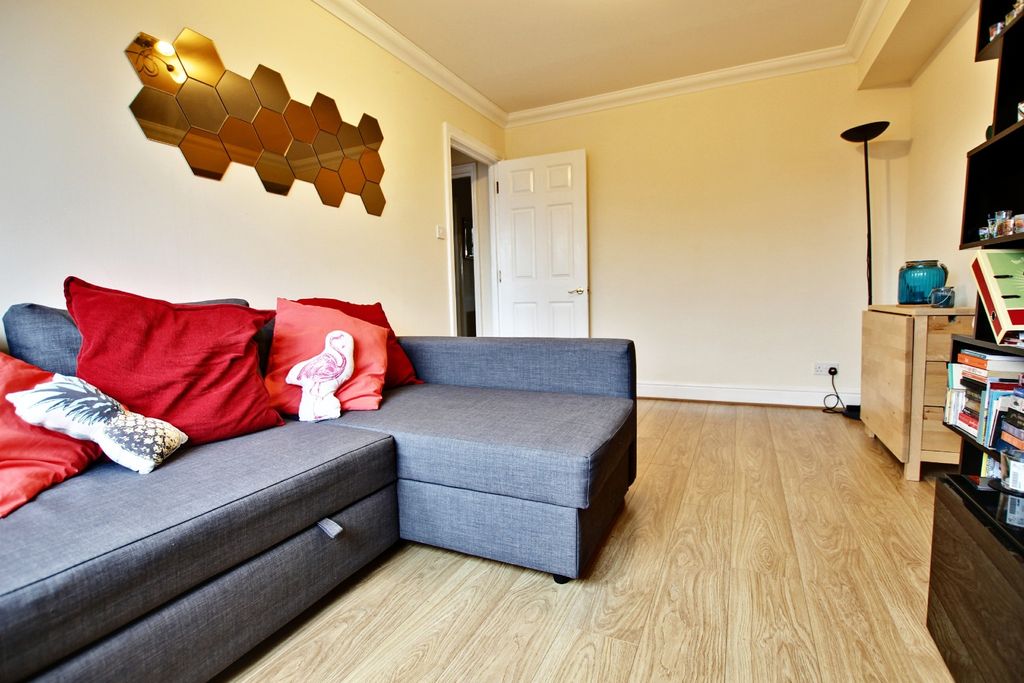 Property photo 3 of 11 5149692