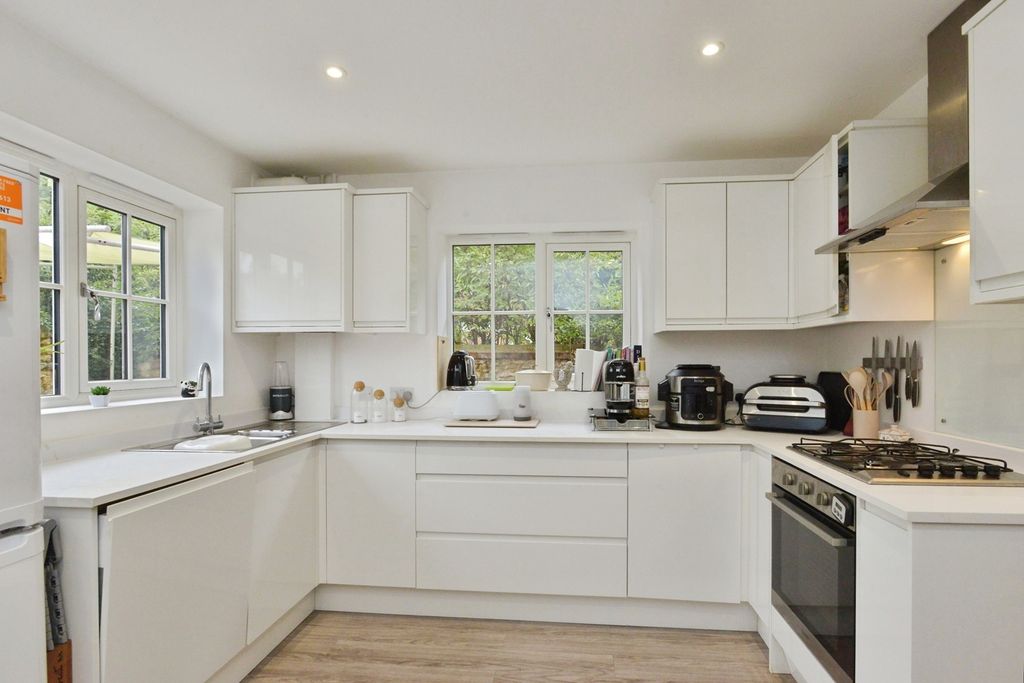 Property photo 2 of 13 Pbox-Img.Jpg