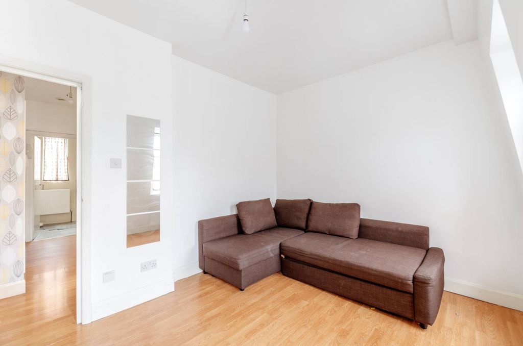 Property photo 2 of 6