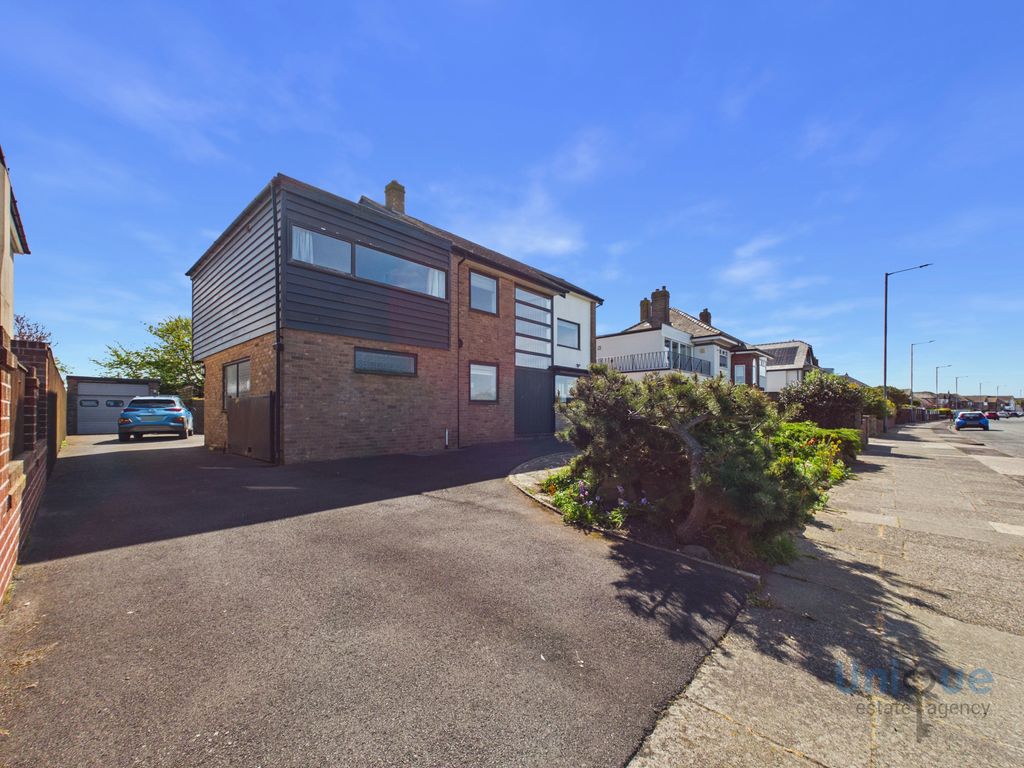 Additional image 25 of 4 bed detached house for salePrinces Way, Fleetwood FY7