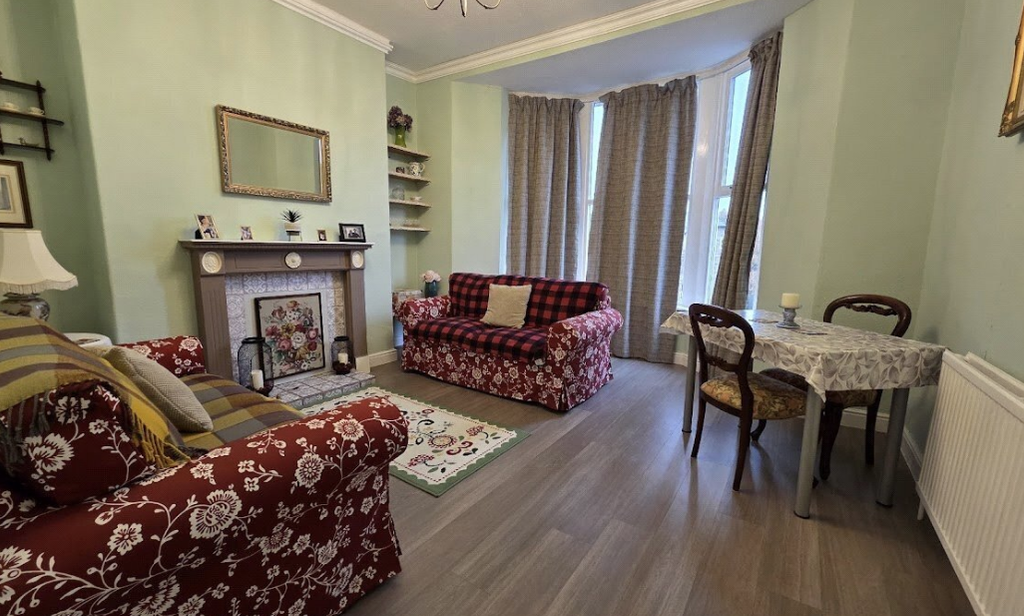 Property photo 2 of 9