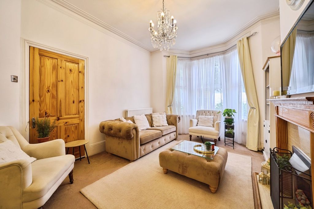 Property photo 3 of 30 Pbox-Img.Jpg