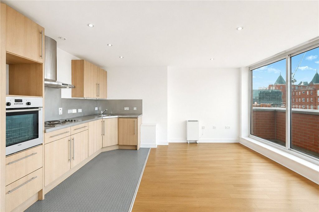 Property photo 1 of 15 Picture No. 11