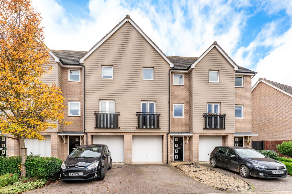 Property photo 1 of 15 27 Anson Road, Cambourne (11).Jpg