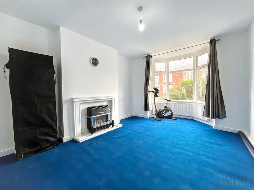 Property photo 2 of 33