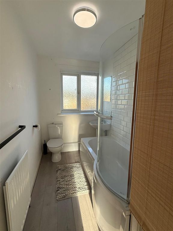 Property photo 2 of 6 Bathroom.Jpg