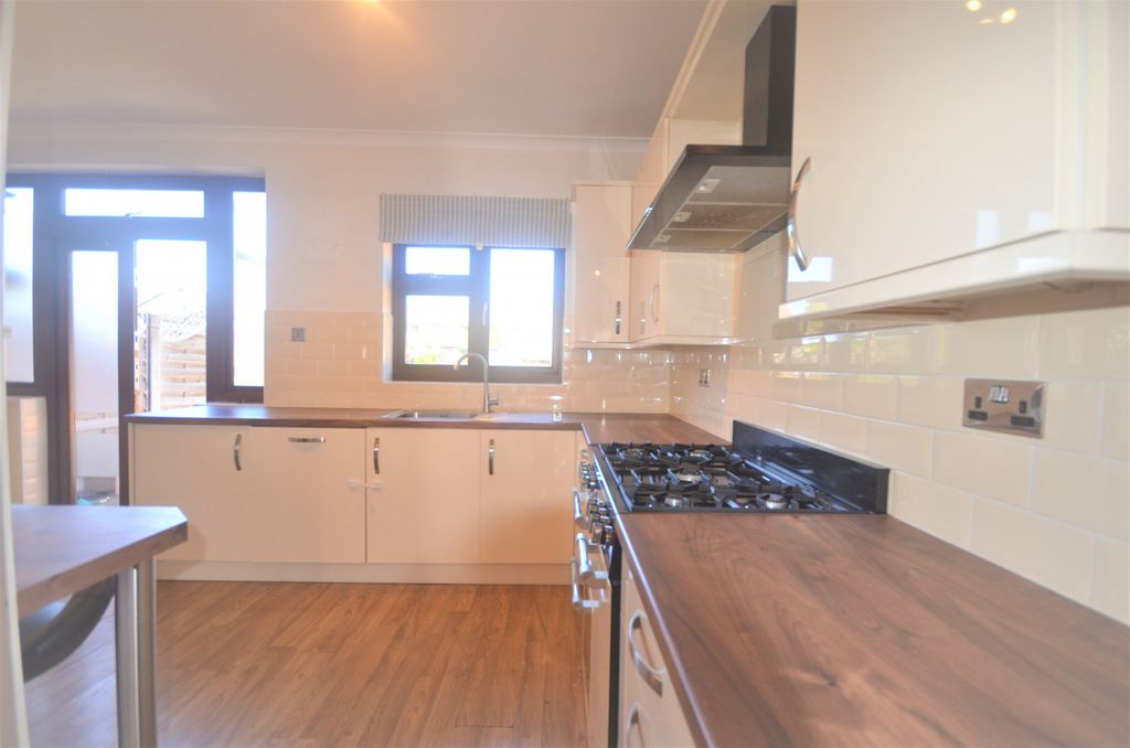 Property photo 2 of 16 Gallery