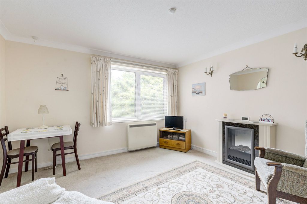 Property photo 2 of 14 Picture No. 16