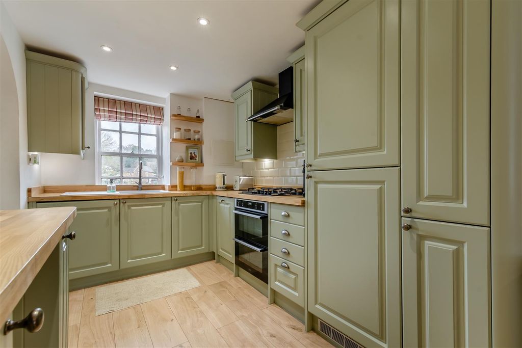 Property photo 1 of 18 Lounge/Kitchen