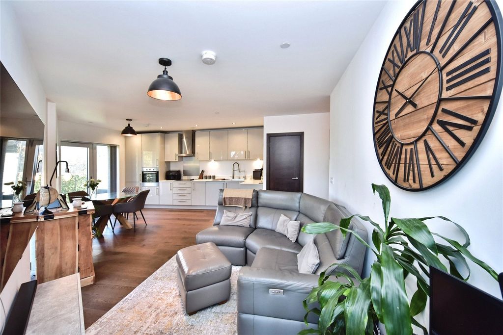 Property photo 3 of 20 Picture No. 11