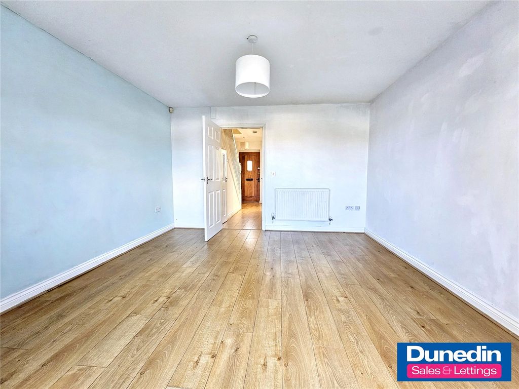 Property photo 2 of 12 Picture No. 03