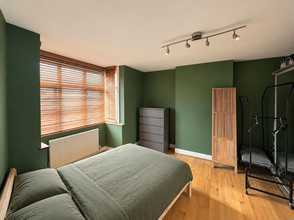 Property photo 1 of 7 Bedroom