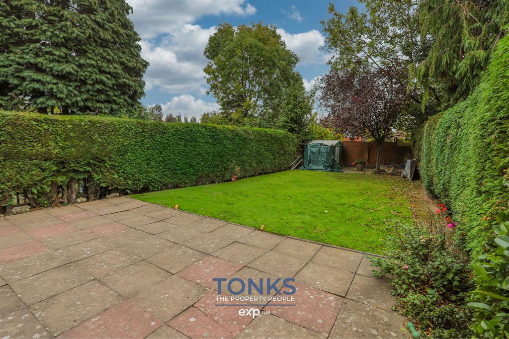 Property photo 2 of 20