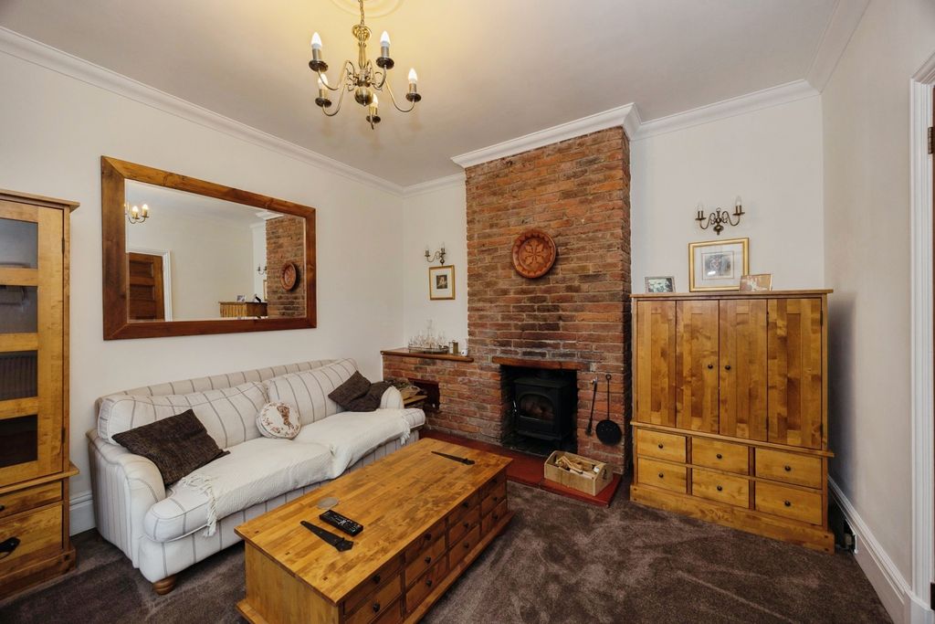 Property photo 3 of 17 Photo